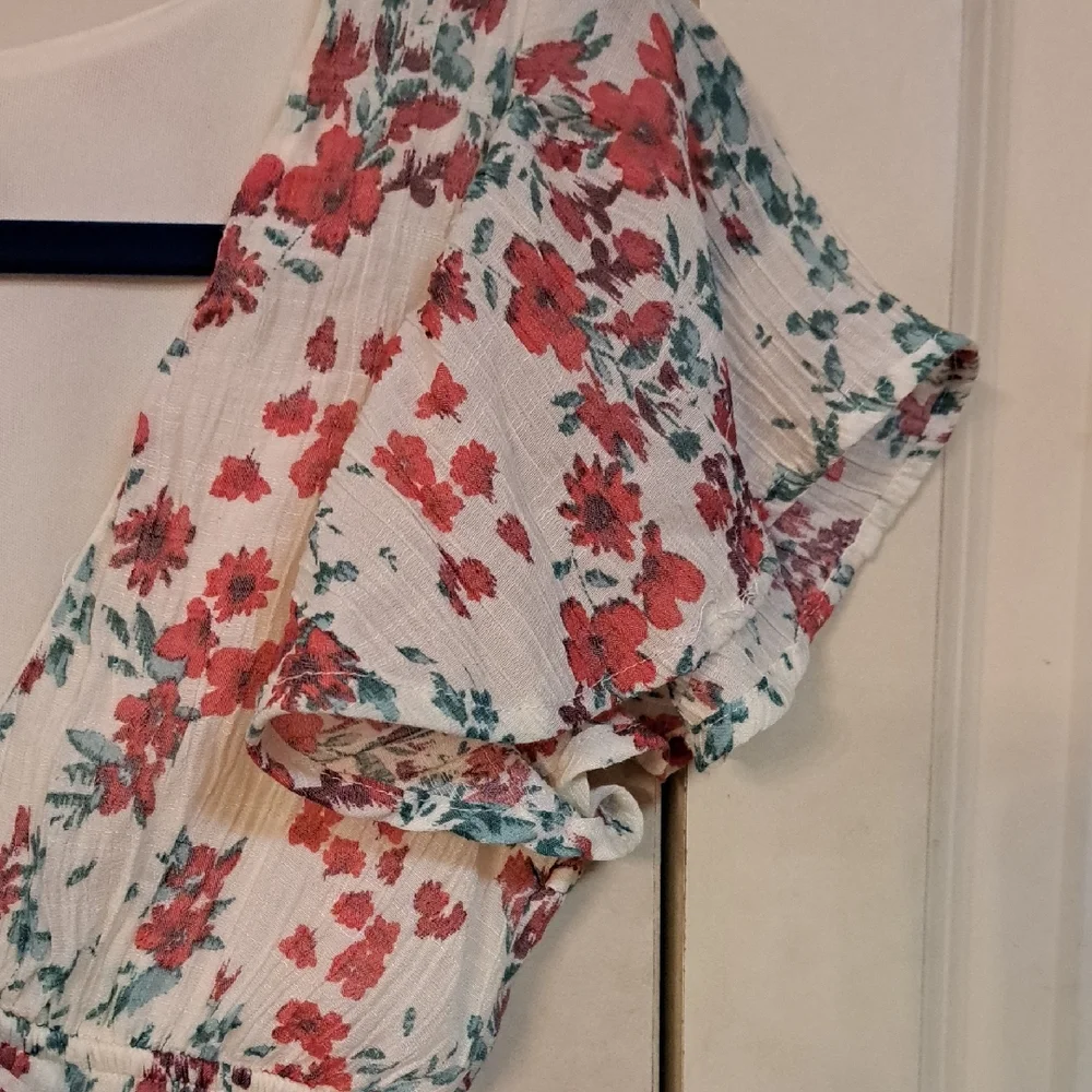 Better Together Floral Maxi Dress - Red and Cream - Picture 2 of 5